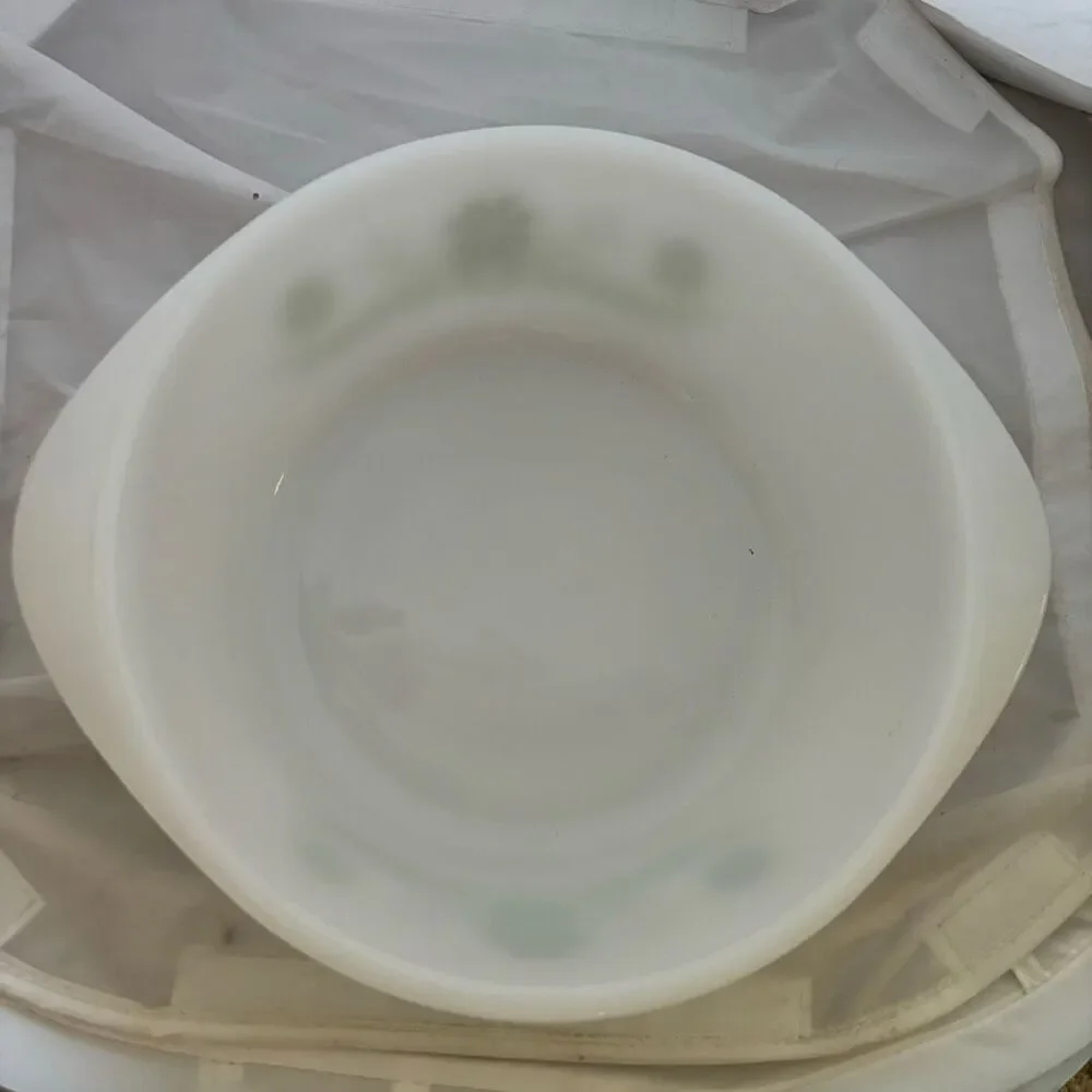 Glasbake Green Daisy J514 Milk Glass 2 QT Casserole Dish 1970’s
